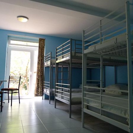 טביליסי Why Me Eco-Friendly Hostel מראה חיצוני תמונה