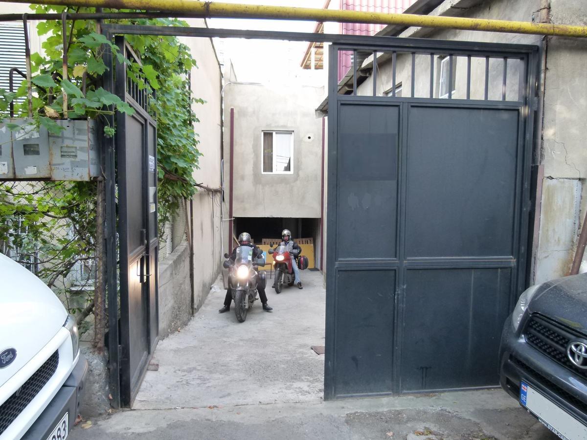 טביליסי Why Me Eco-Friendly Hostel מראה חיצוני תמונה